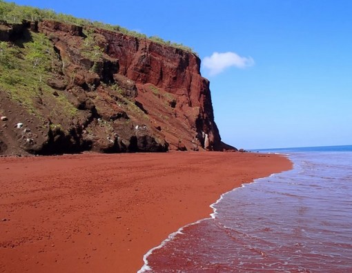 Top 10 Amazing & Unusual Coloured Beaches