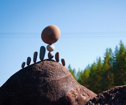 Top 10 Amazing Examples of Rock Balancing Art