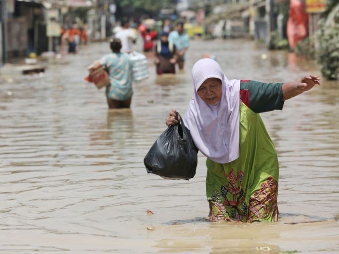 فيضانات في إندونيسيا