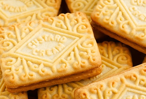 Homemade Custard Creams Biscuits