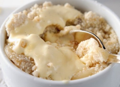 Apple Crumble & Custard