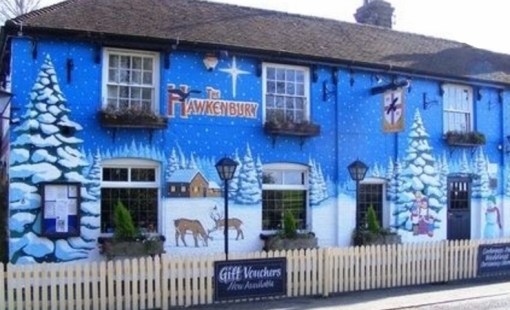 Top 10 Amazing Examples of Christmas Street Art