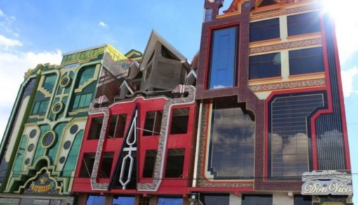 Top 10 Colourful Bolivian Mansions (Cholets)