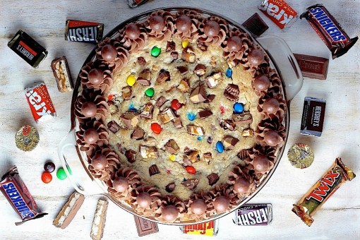 Halloween Candy Cookie Cake