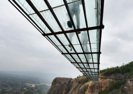 Top 10 Crazy & Unusual Footbridges