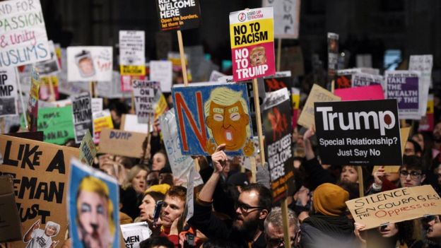 uk protests against donald trump's immigration ban hinh 0