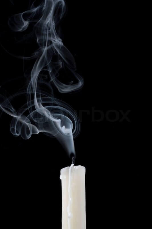  لماذا يخرج دخان من الشموع بعد إطفائها فقط