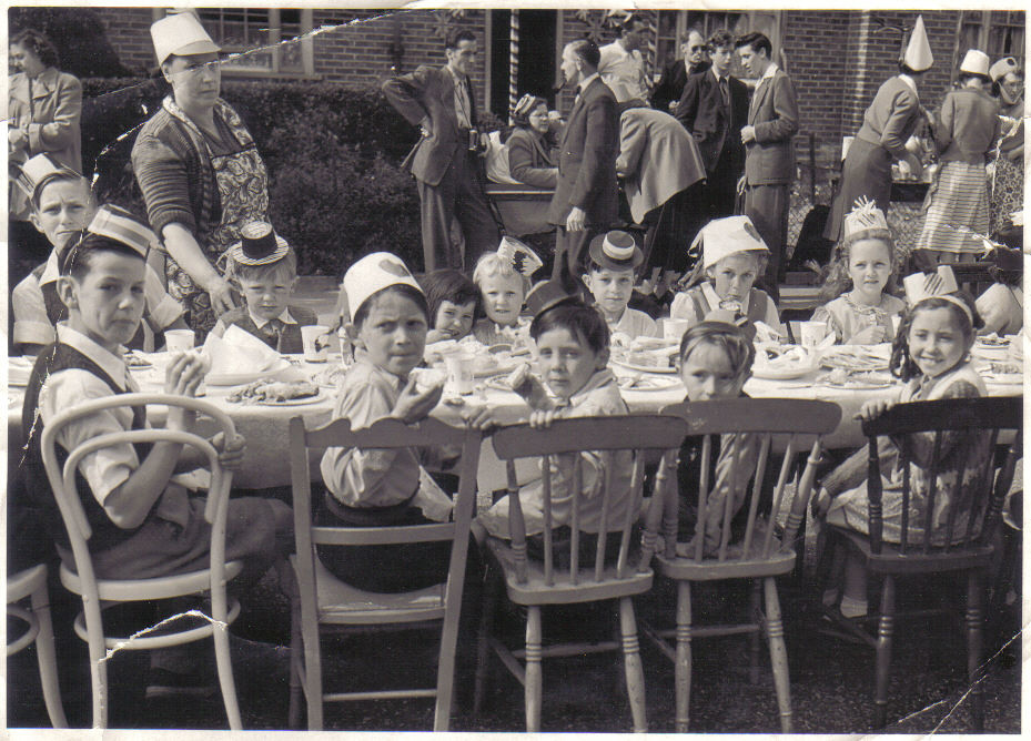 street party 1953.homefarm hanwell