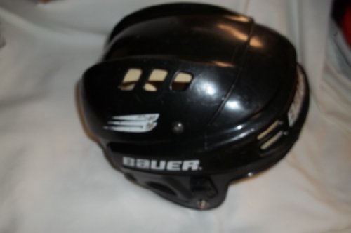 Nike-Bauer HH1000XS Ice Hockey Helmet - size 6 3/8 - 6 7/8 - excellent condition