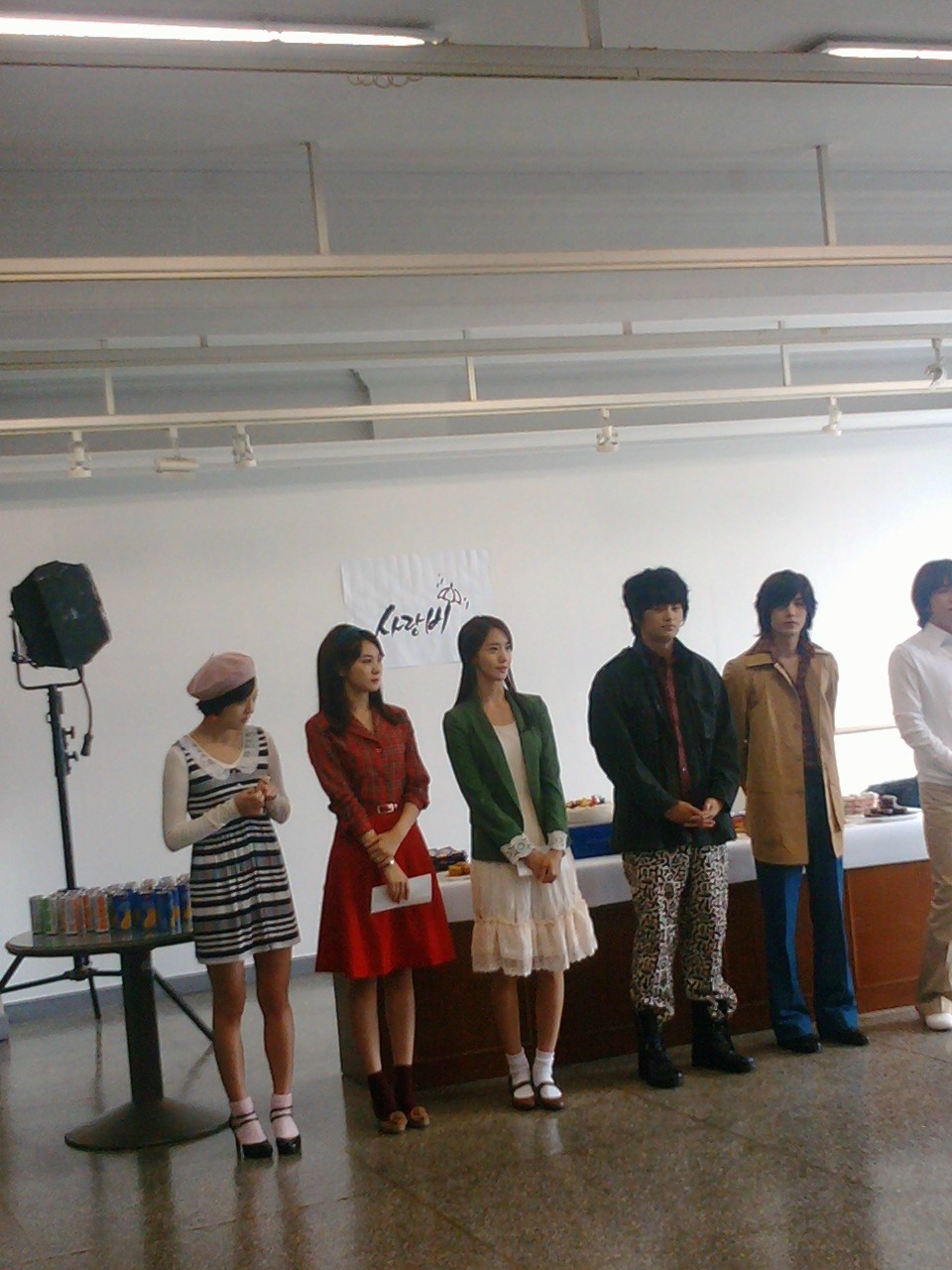 [OTHER][31-12-2011]YoonA tại trường quay của bộ phim " Love Rain " MYhiAz