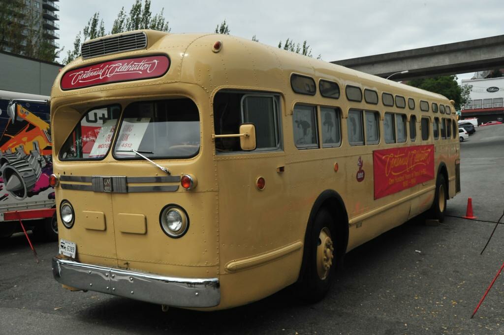 1957 GMC bus TDH4512 BCE