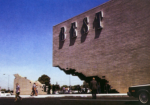 SITE, Centro commerciale BEST a Sacramento (California, 1977)