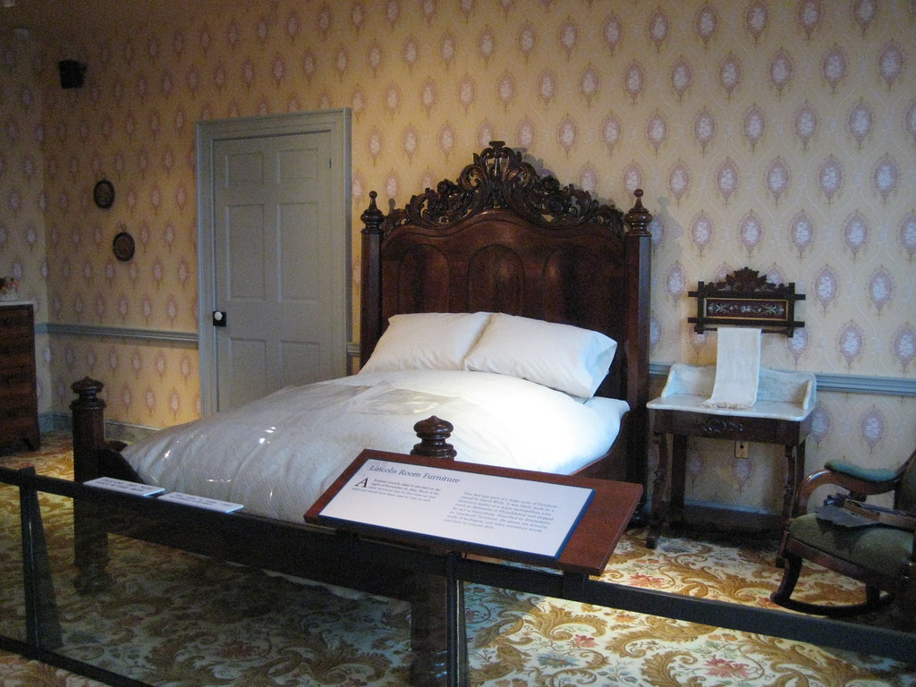 Lincoln Room Furniture