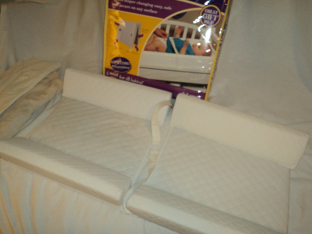 Changing Pad (with portable tote & 2 covers) $10