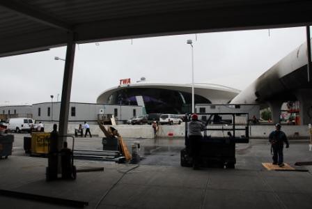 18369 JFK - TWA Terminal 5 - former airside facade fr Arrival level