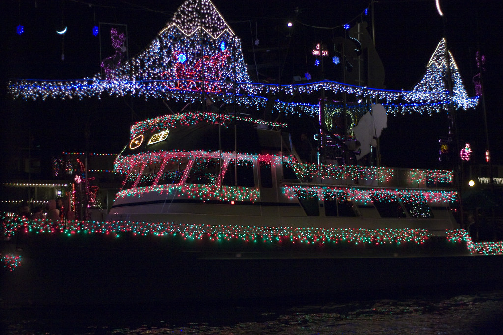 One million christmas lights - Newport Boat Parade