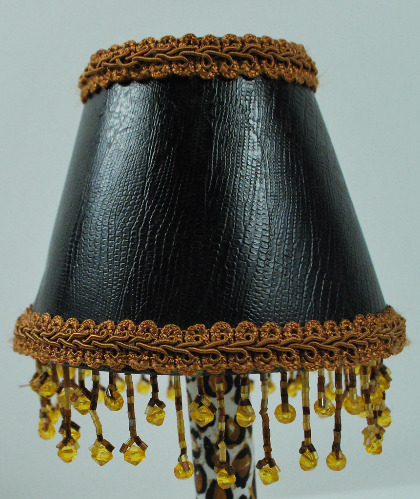 Mini lamp shade with beaded trims