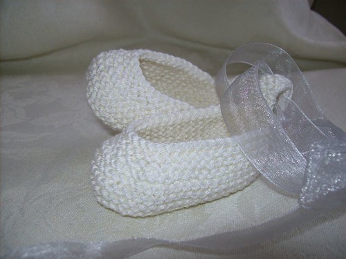 Knitted Baby Ballet Pumps - White with choice of ribbon.