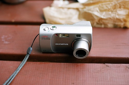 A Digital Compact Camera