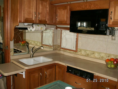 Kitchen sink & Convection oven