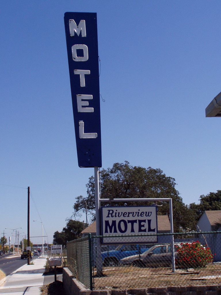 20051007 Riverview Motel