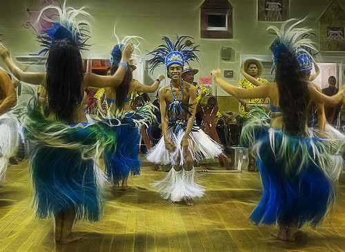 Cook Island dancers 2