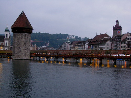 Kapellbrucke und Reuss in Luzern , Schweiz
