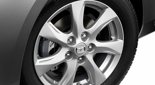 Mazda 3 4-door Available 17-inch alloy wheels