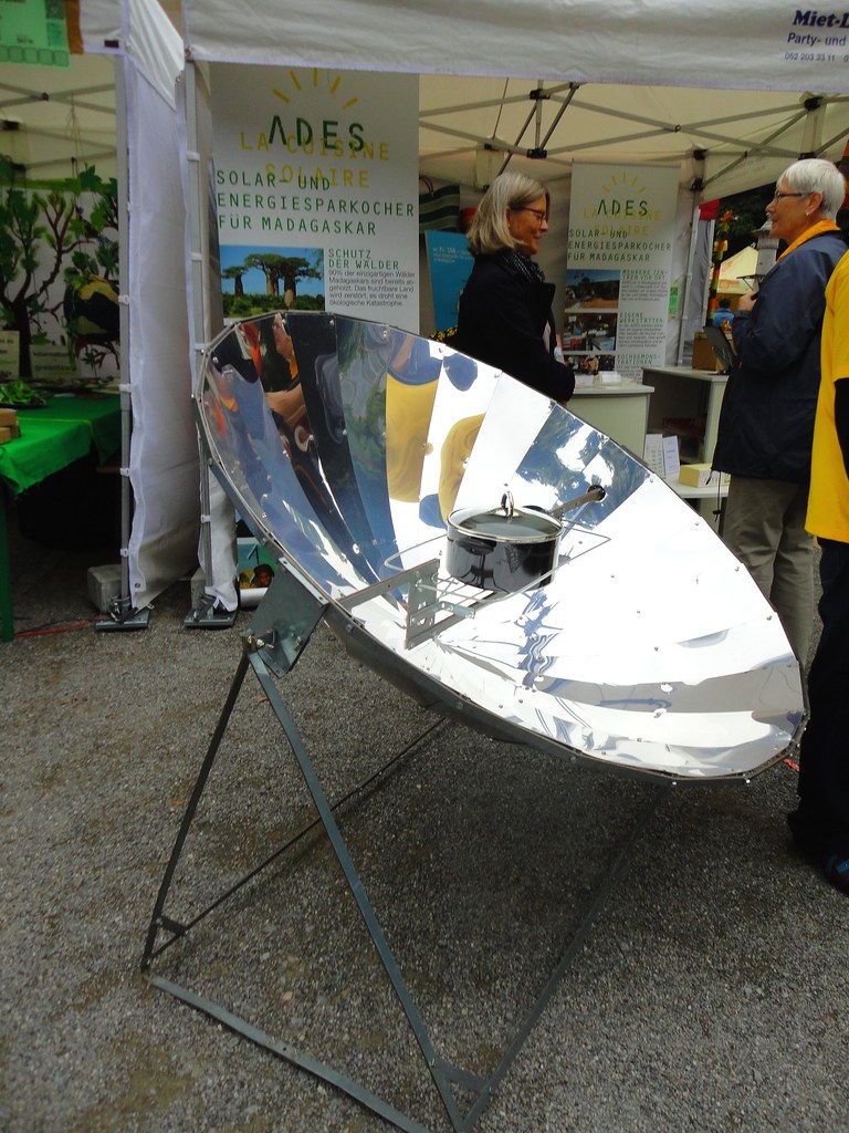 This parabolic mirror is used as a solar cooker