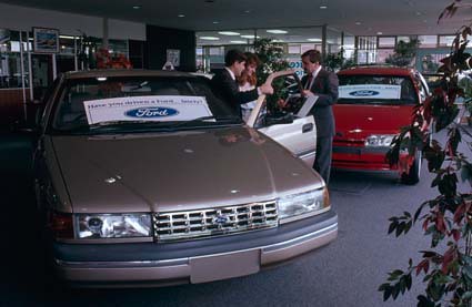 1989 Ford NA Fairlane Press Photo