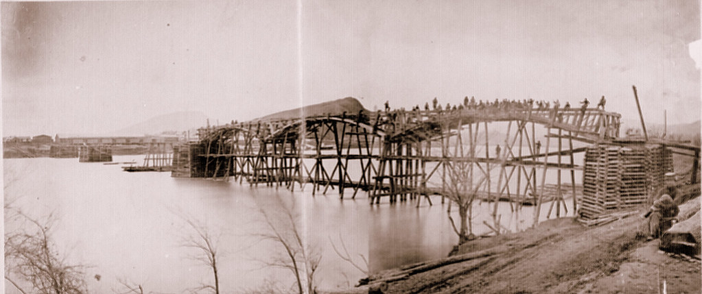 Civil-War-#25-Federal engineers bridging the Tennessee River at Chattanooga, March 1864