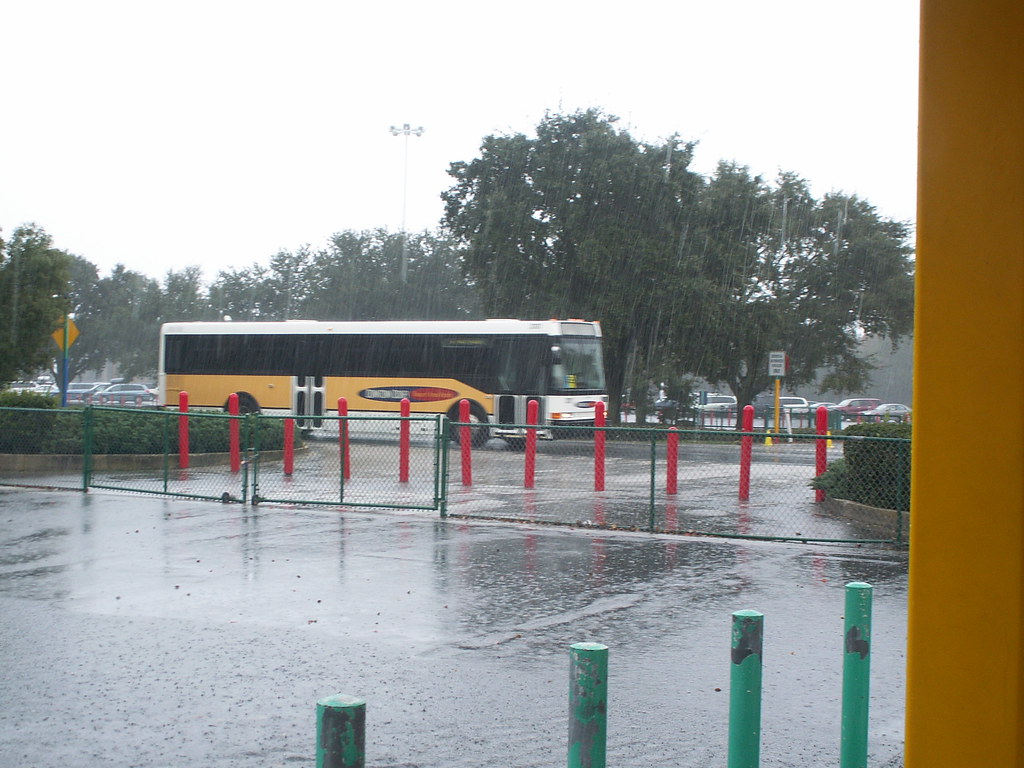 DTD Resorts Bus as seen from the TTC Taxi stand