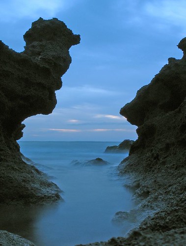 [flickr philippines ilocos photoshoot] between the rocks