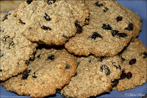 Quaker Oat Bran - Giant Raisin Oat Cookies