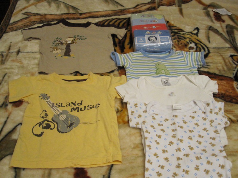 .Baby Clothes (9-12 mos)