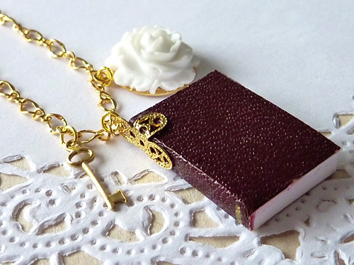 Mini Notebook Journal with English Rose and Key Necklace. 3D. Miniature.
