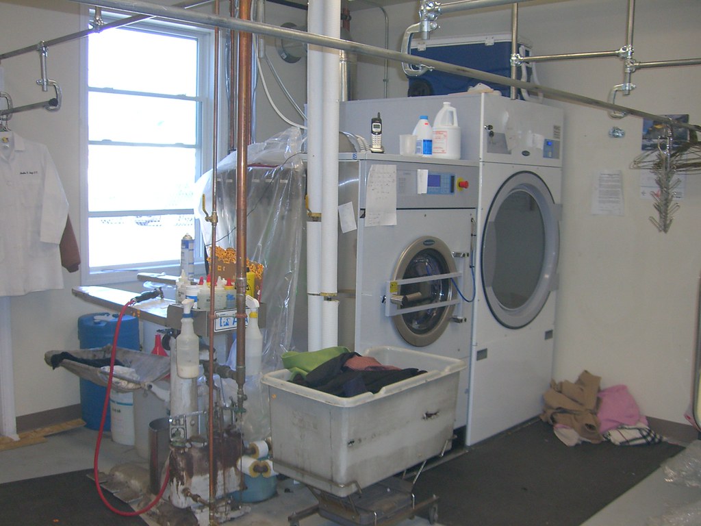 Silver Hanger Cleaners, Bellingham MA: wet machine and dryer