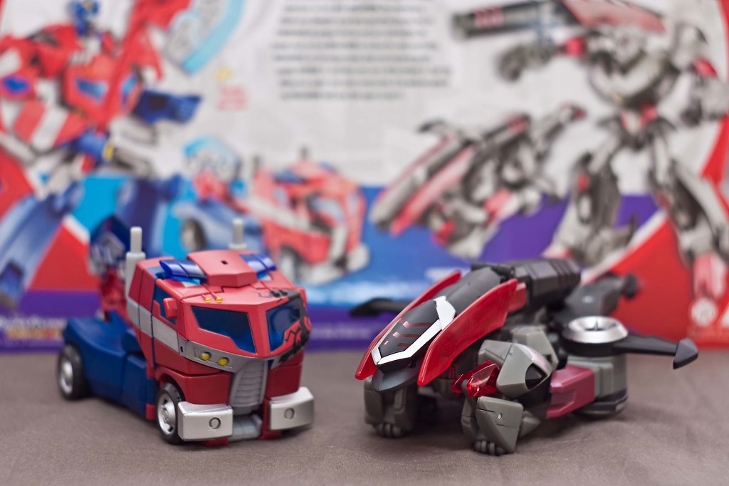 Optimus Prime vs Megatron (Loose in Box)