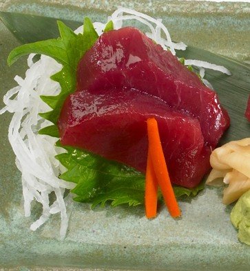 Fresh Wild Sashimi Grade Yellowfin (Ahi) Tuna (Maguro) - 2lbs