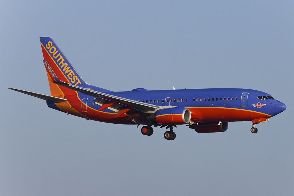 Southwest Airlines Boeing 737-700 N281WN