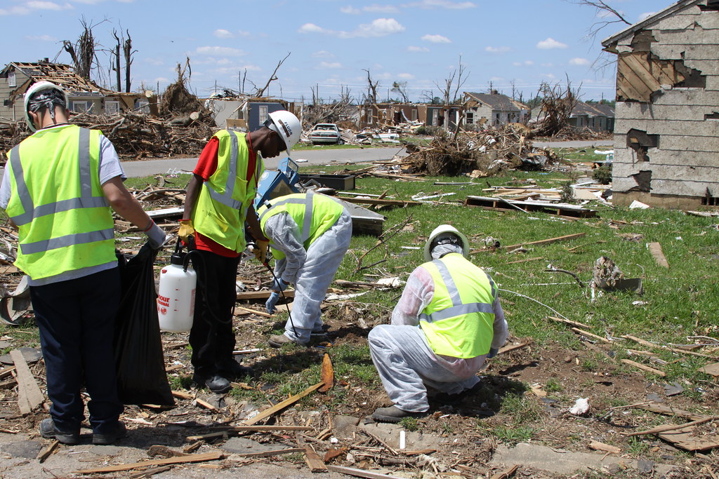USACE, Crews sort and prepare debris for environmentally safe pickup