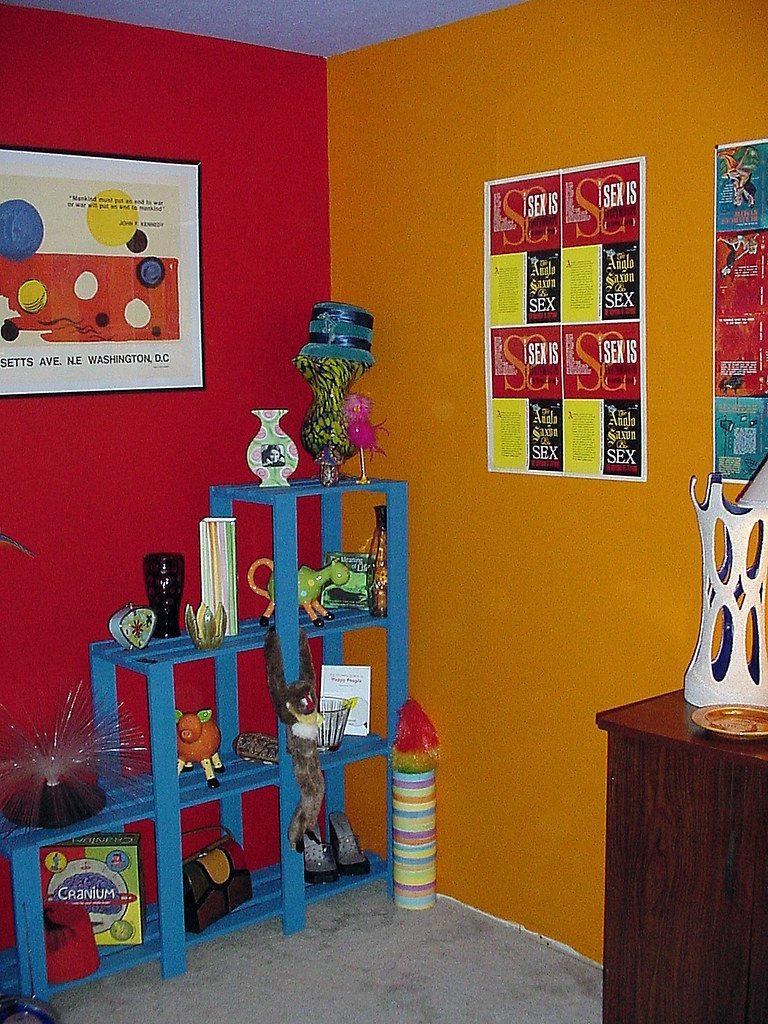 More of the Room In Which No One Can BE-have Baby, Yeah! Our Austin Powers Guest Room
