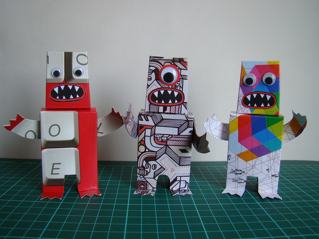 FREE POSTCARD PAPERTOY PROJECT