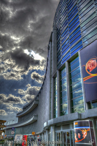 Anaheim Convention Center in Overcooked HDR - Hollywood style