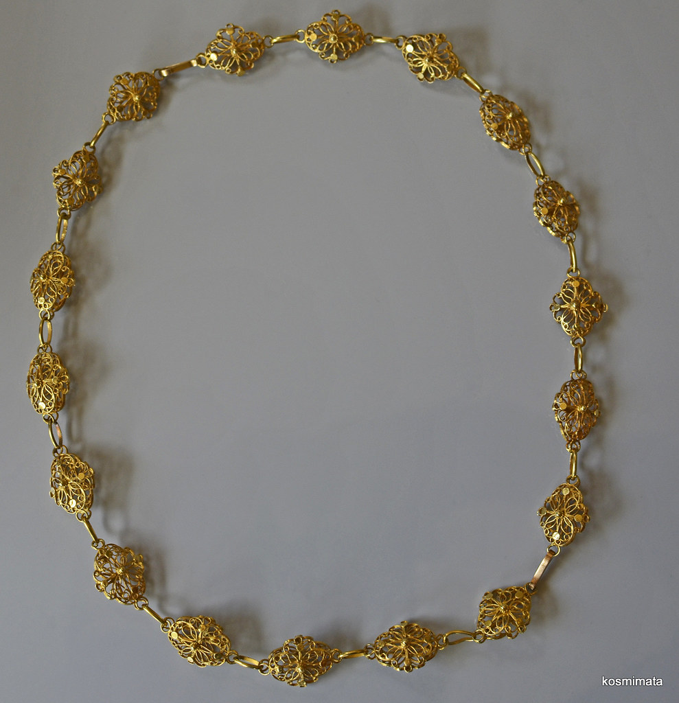 1737 Antique 22k gold Necklace with Rhomboid Filigree Elements