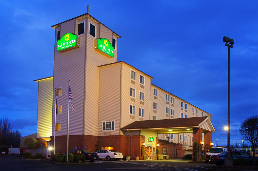 QUINTA INN AND SUITES. QUINTA INN - ACCOMMODATION IN SWANSEA