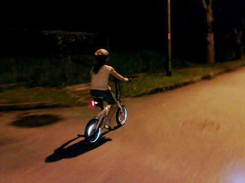 The wife's first time on the Dahon Curve