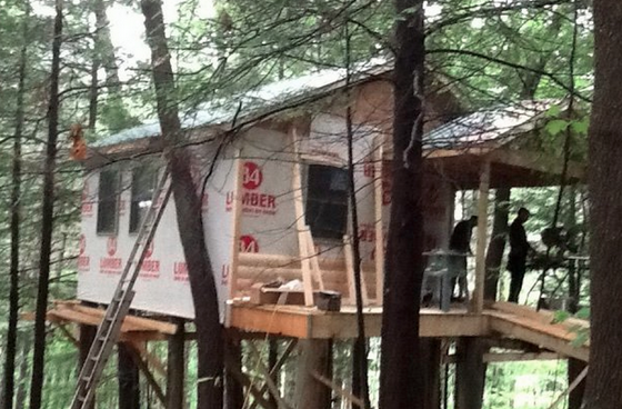 Treehouse lodging in WV