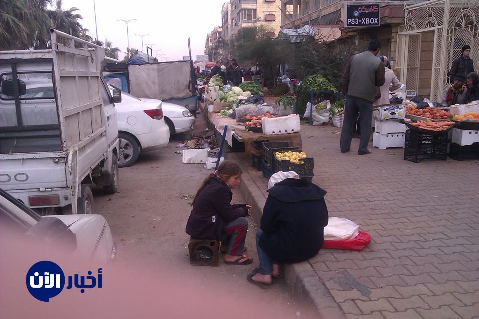 مراسلتنا من حلب المحاصرة :سوق شعبي في أرقى أحياء حلب