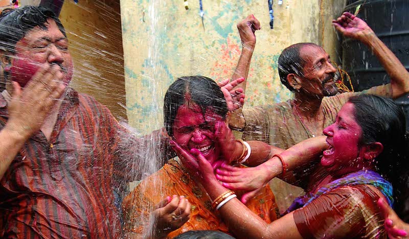 هولي : مهرجان الألوان في الهند